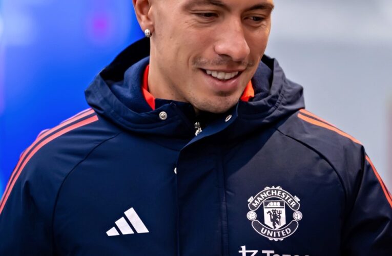 Con Licha Martínez, Manchester United pretende romper la monotonía