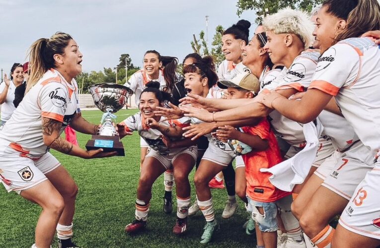 Estrella del Sur festeja de nuevo: el femenino ganó la final y ascendió a la Primera B
