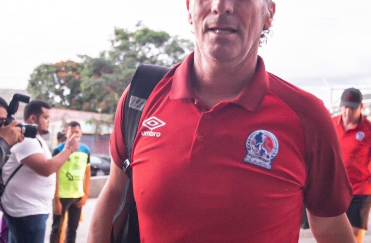 Troglio, entre una nueva final en Honduras y la llegada a Instituto