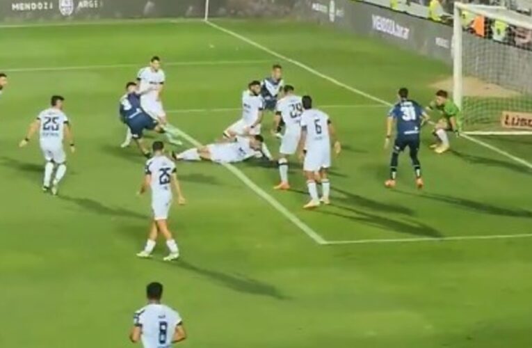 La mano que reclamó Vélez en el PT ante Central Córdoba: ¿fue penal?