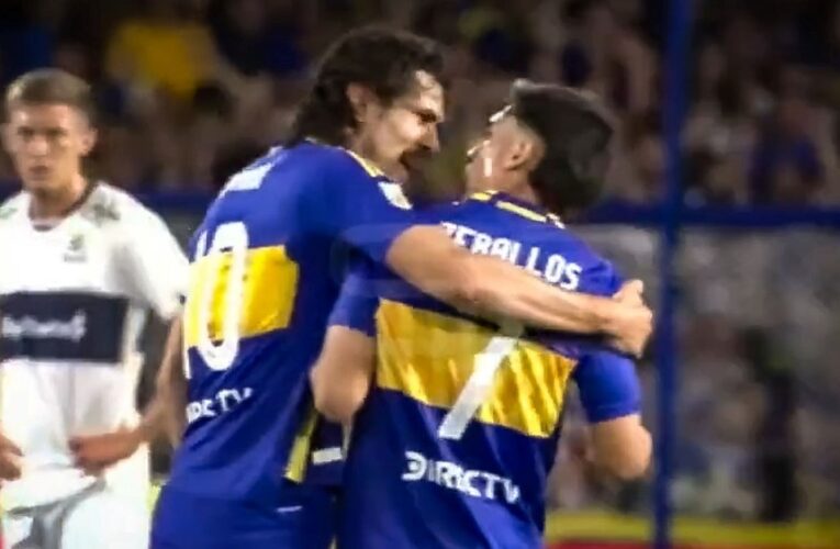 El reto de Cavani al Changuito Zeballos durante el festejo del gol de Boca