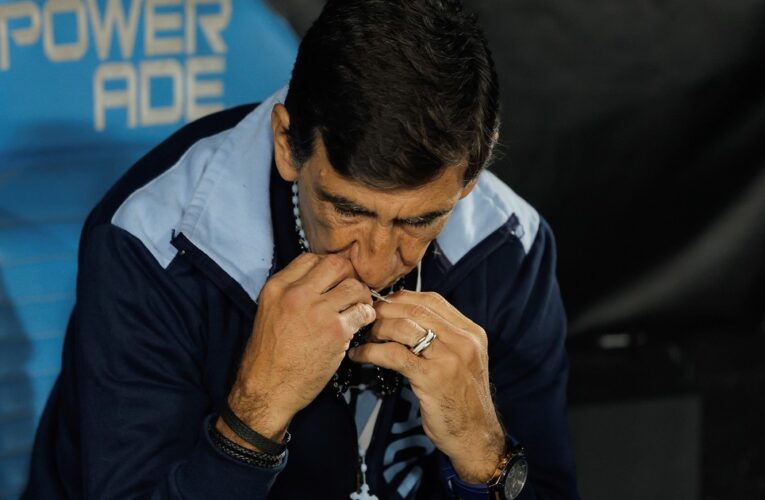 Video: Costas se puso a cantar por Racing ¡en medio del partido ante Colo Colo!