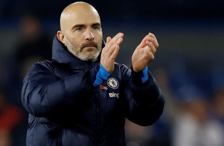 El entrenador del Chelsea habló de Anselmino tras su llegada a Inglaterra