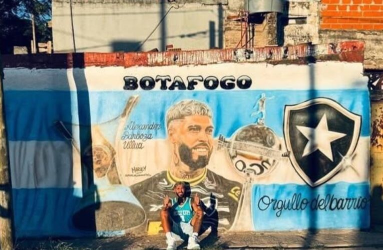 El mural que le hicieron a un campeón con Botafogo ¡a 18 kilómetros del Obelisco!