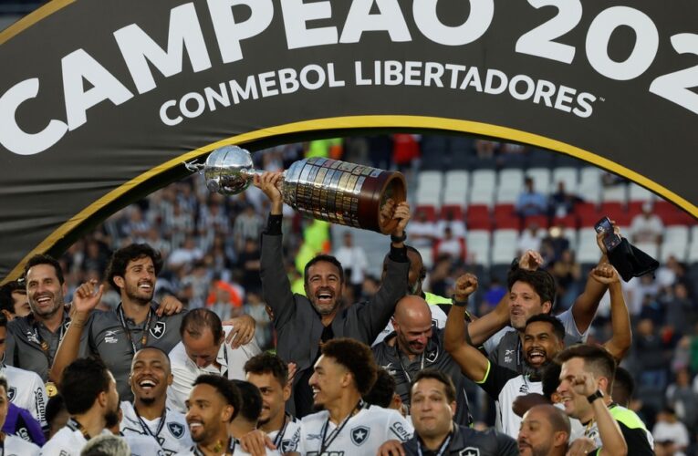 El Botafogo campeón de América se quedó sin técnico: ¿quién será su reemplazante?