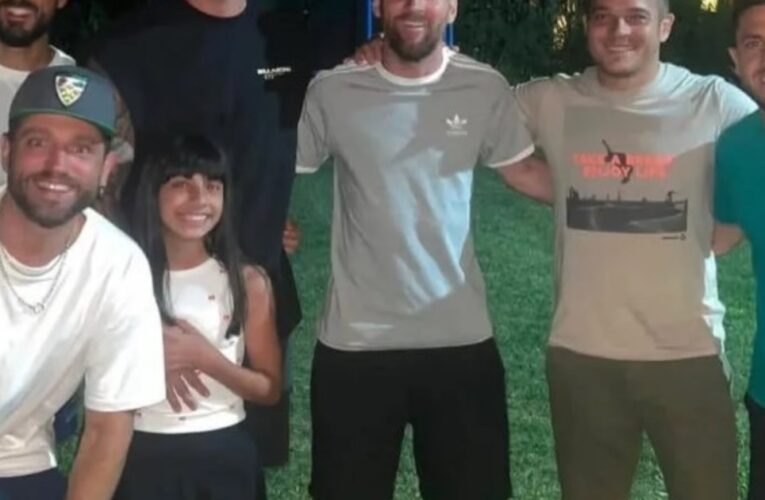 Messi se reencontró con sus compas de las infantiles de Newell’s