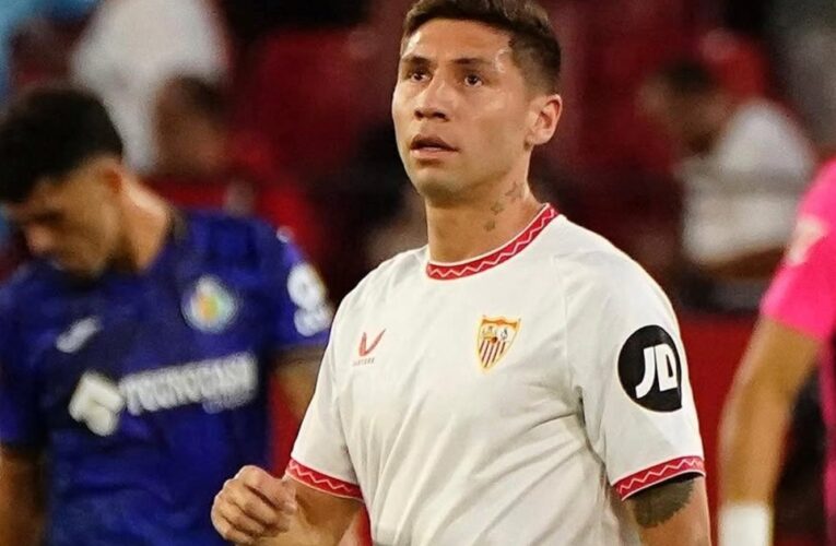 Pese a la negociación abierta con River, Montiel fue citado otra vez en Sevilla