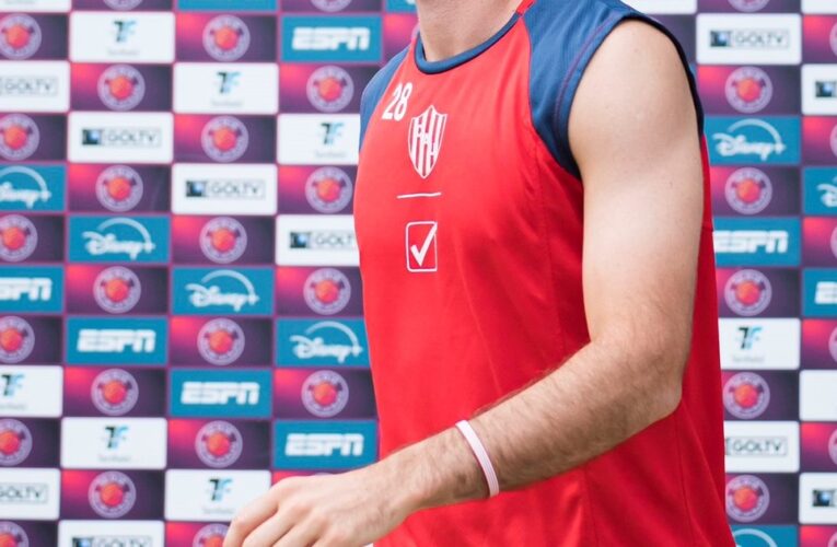 Unión y Atlético Tucumán se miden en Montevideo