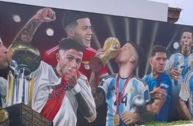 Video: el impactante mural que hizo la familia de Enzo Fernández en su casa
