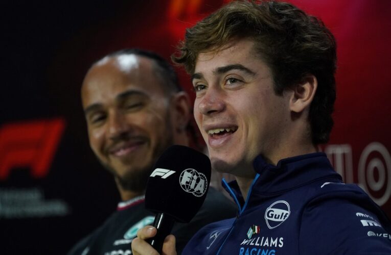 El divertido guiño de Franco Colapinto a Hamilton en su presentación en Ferrari
