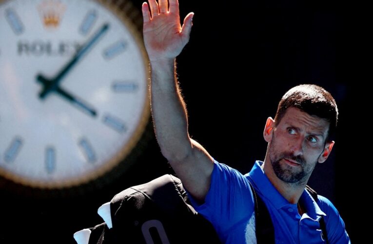 Novak Djokovic abandonó por lesión, se retiró abucheado y quedó eliminado del Abierto de Australia