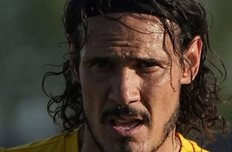 La decisión de Ubeda con Cavani en el partido contra Vélez