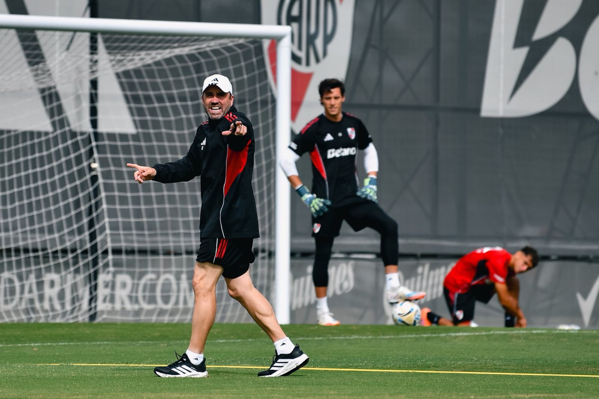 Los números de River son perfectos, pero Chacho Coudet sabe que el juego deja mucho que desear