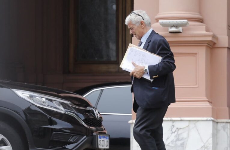 Milei y Cúneo Libarona se reúnen en Olivos en medio de versiones sobre la inminente salida del ministro
