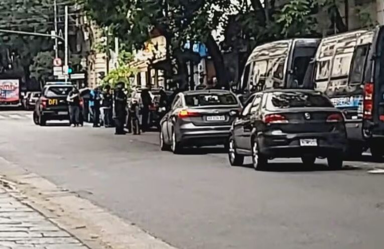 Paquete sospechoso hallado cerca del Congreso obligó a un operativo especial