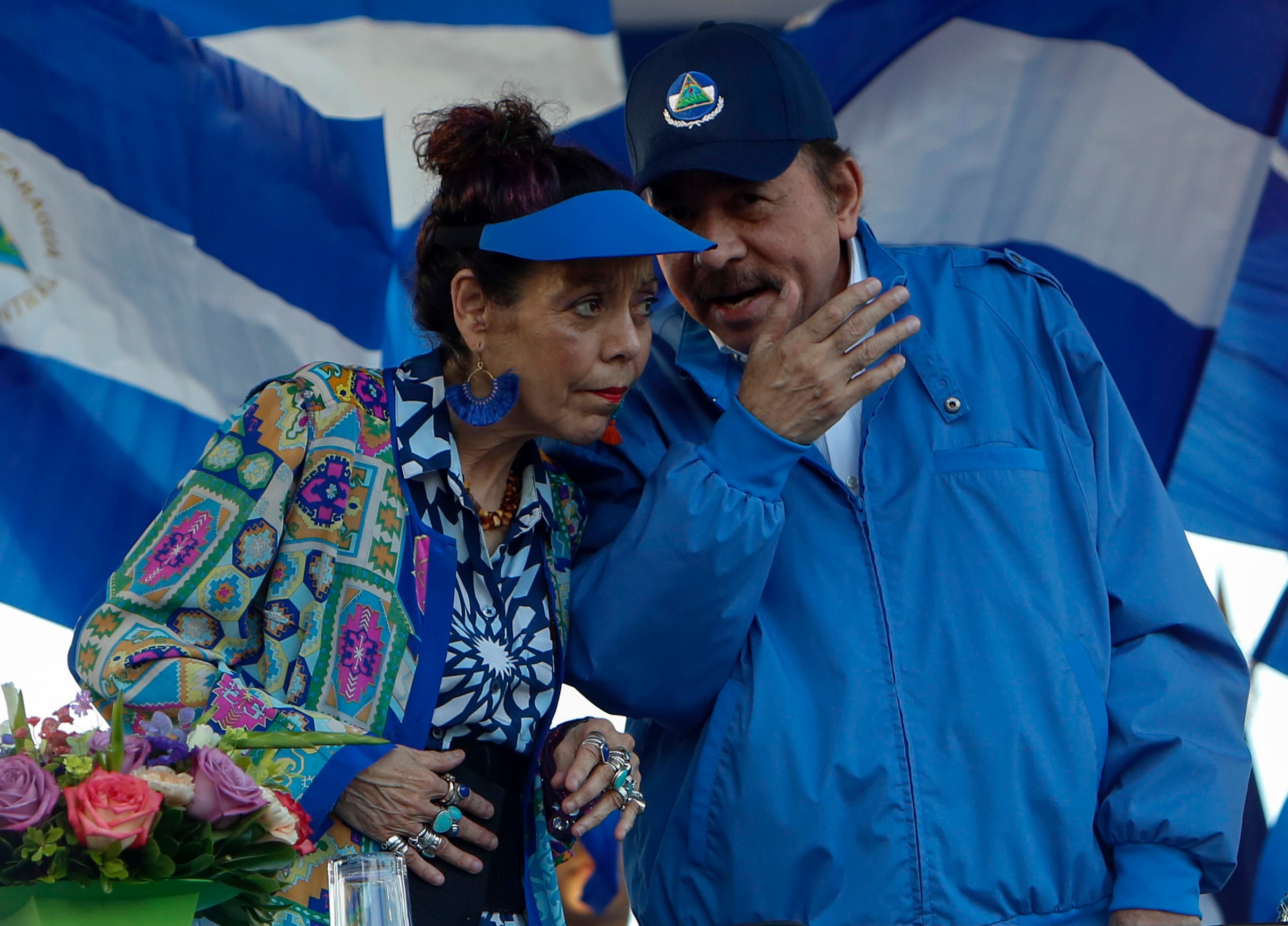 Ortega, frente al espejo de Maduro