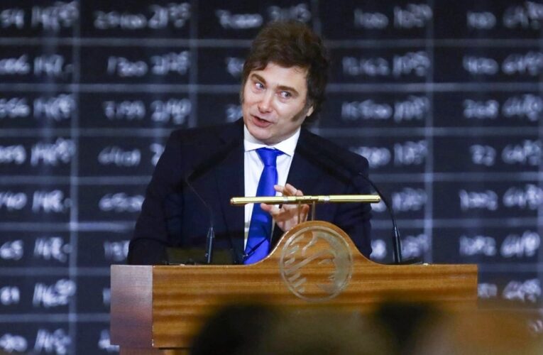 Javier Milei y sus medidas, en vivo: el viaje de Caputo a Washington y la derrota de Orban en Hungría