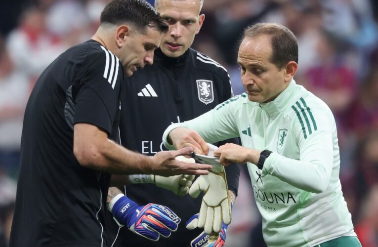 Dibu Martínez y el problema físico que tuvo antes de la final de Europa League