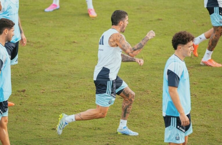 El video a sonido ambiente de la práctica de la Selección: la arenga de De Paul, el beso de Julián y la buena imagen de Paredes